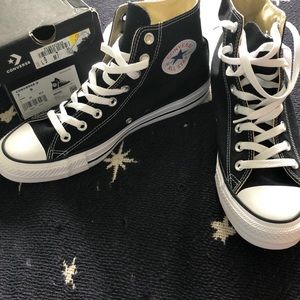 Converse - High Top - Black - Size 7M 9W